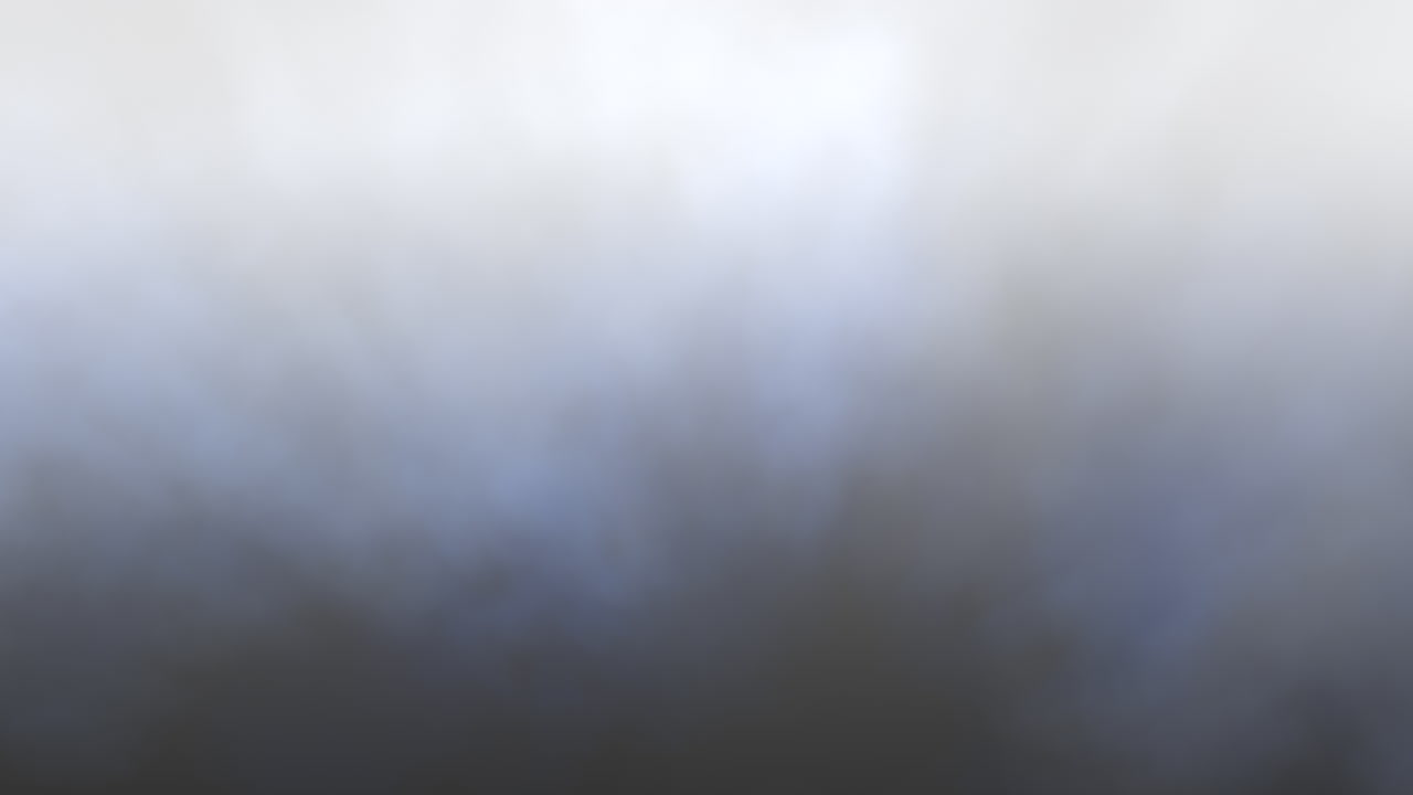 해가 지는 시간에 구름과 안개와 함께 신비하고 폭풍의 하늘