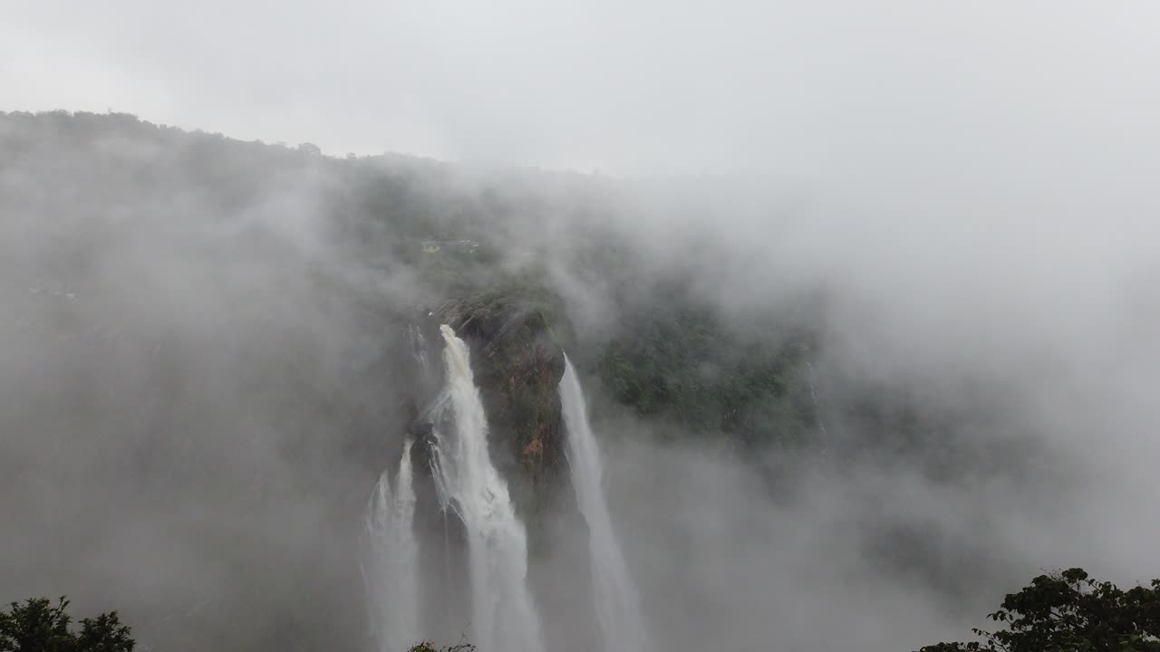 Alluring view of Jog falls or Joga Falls is the second highest plunge waterfall in India