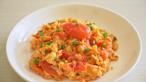 stir-fried tomatoes with egg or scrambled eggs with tomatoes - healthy food style-2