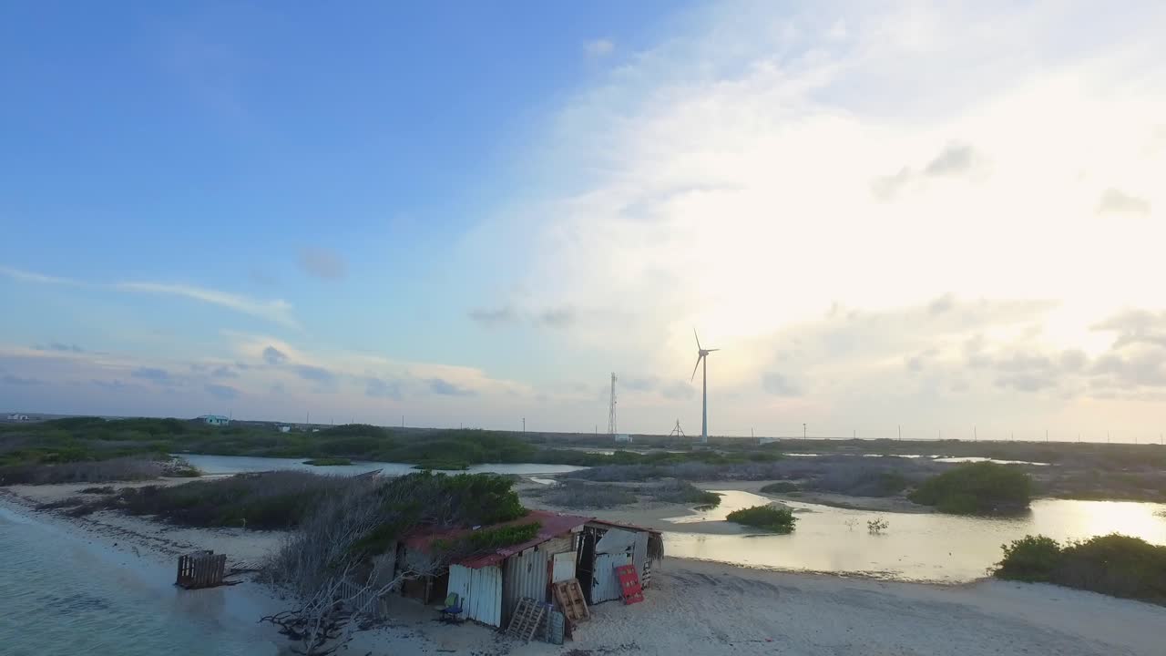 네덜란드령 안틸레스 보네르에 있는 락 베이의 석호와 맹그로브