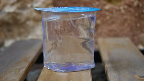 un vaso de agua