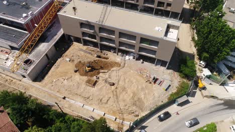 Trabajadores-En-La-Construcción-Del-Edificio