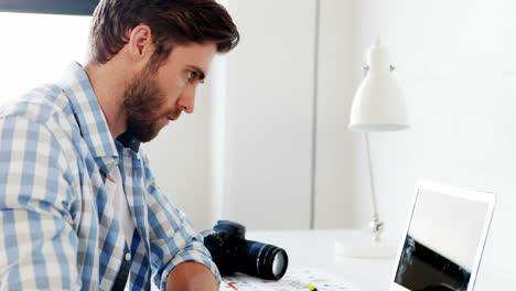 Businessman-working-in-office