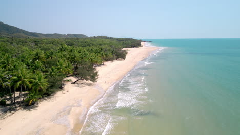 Avión-Teledirigido-Del-Paraíso-Tropical-En-Queensland,-Australia