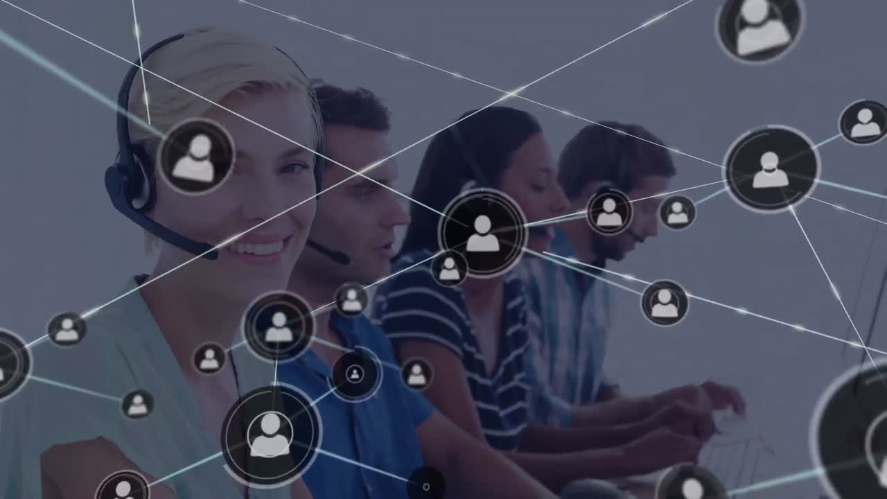 animación de la red de iconos de perfil sobre mujer caucásica con auriculares de teléfono sonriendo en la oficina