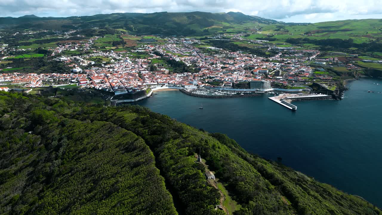 Vista aérea de Angra do Heroísmo, Terceira, Azores