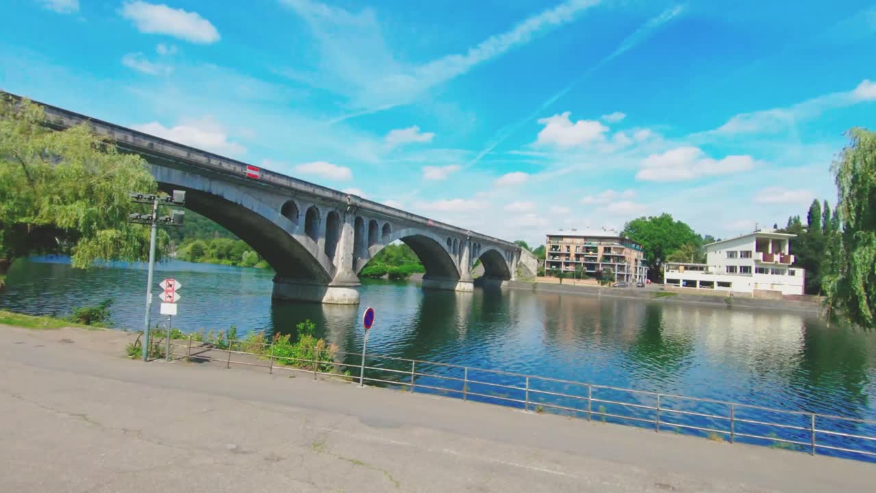 pont du chemin de fer, 화창한 여름날 huy의 철교, maas, huy, belgium, 4k, 50fps