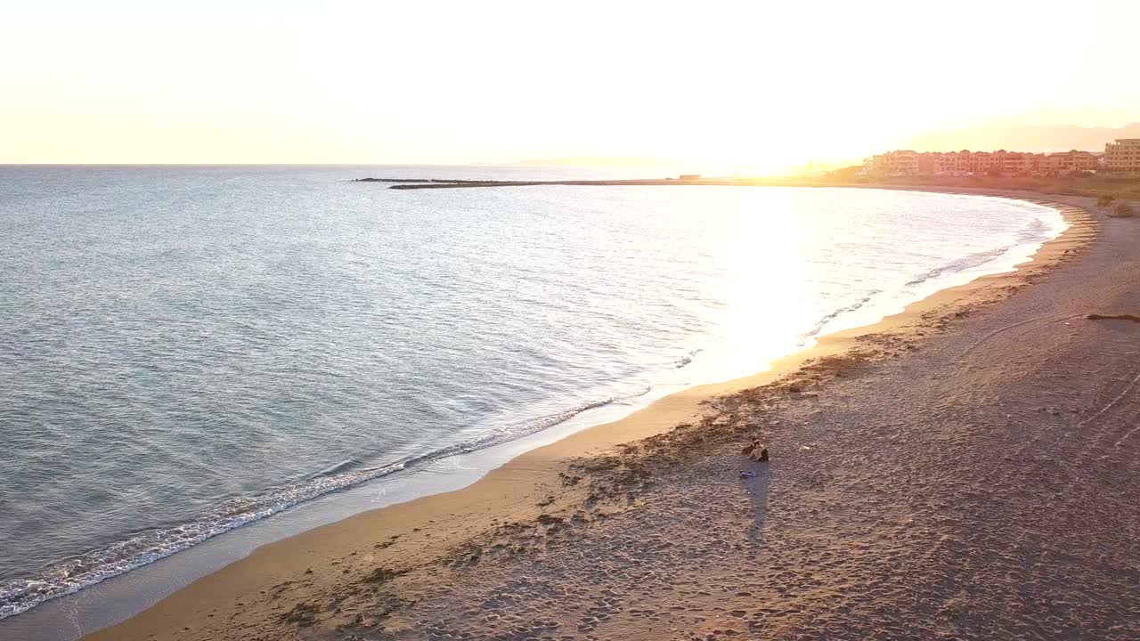 закат на пляже, вид с воздуха