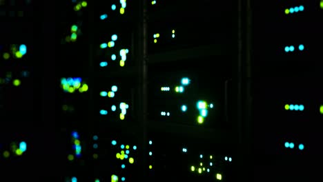interior industrial limpio de una sala de servidor de datos con servidores