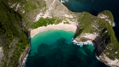 kelingking beach, nusa penida, bali in indonesia