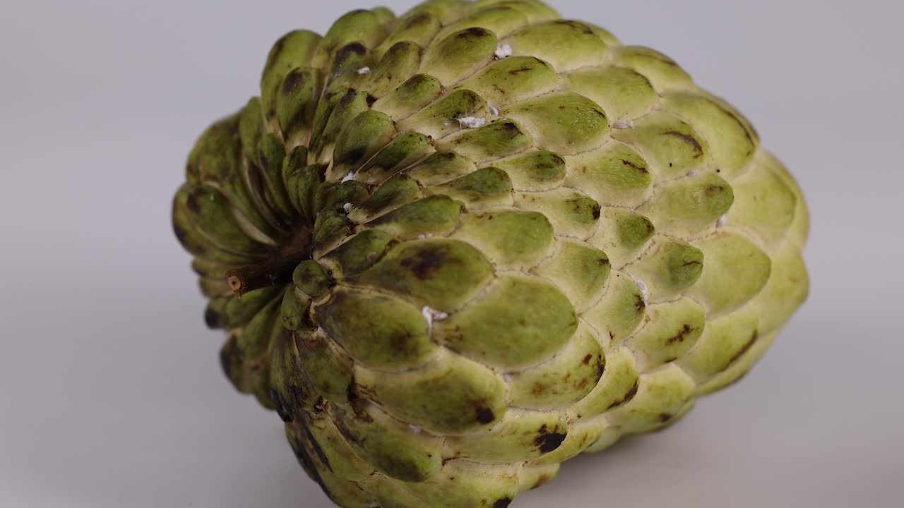 vista detallada de una fruta de manzana de crema