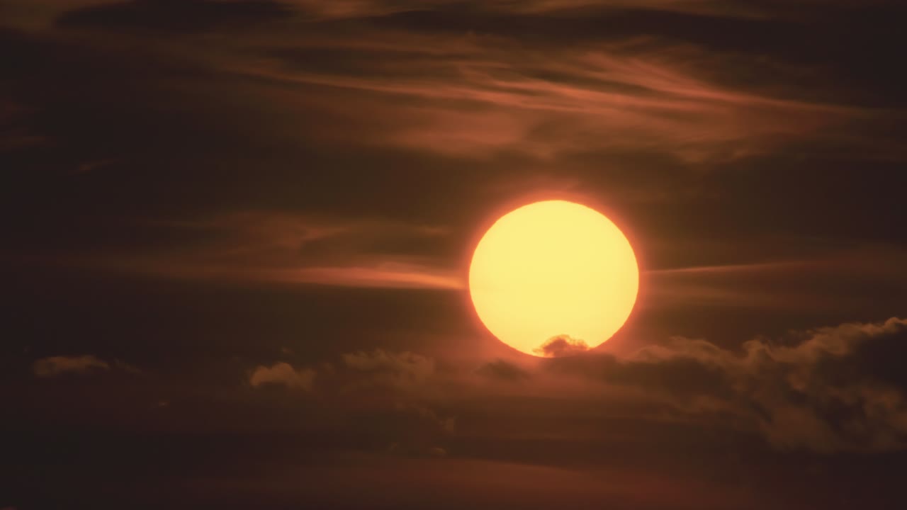 огромный солнце телефото вид