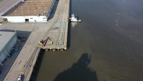 Merchant-ship-reveal-in-Port-Arthur-Port-in-Port-Arthur,-Texas