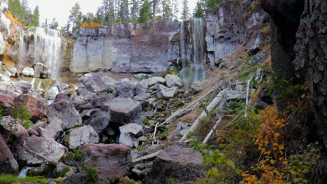 Epic-Fall-waterfalls-in-Bend-Oregon