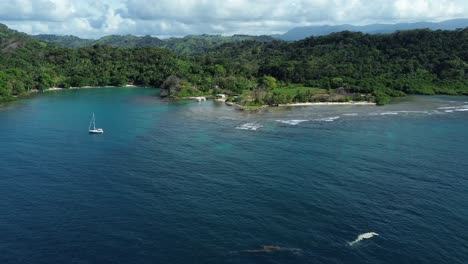 Vista-Aérea-De-Las-Islas-De-Panamá-&quot;Playa-Blanca&quot;-Ubicada-En-Colón.