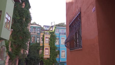 Colorful-and-historical-heritage-houses,-mansions.