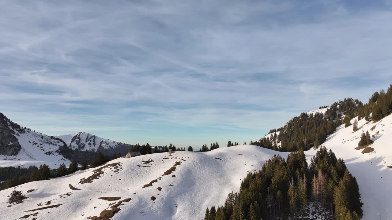picos de churfirsten en invierno, glarus, suiza alpes desde el aire