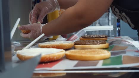 preparación de las hamburguesas