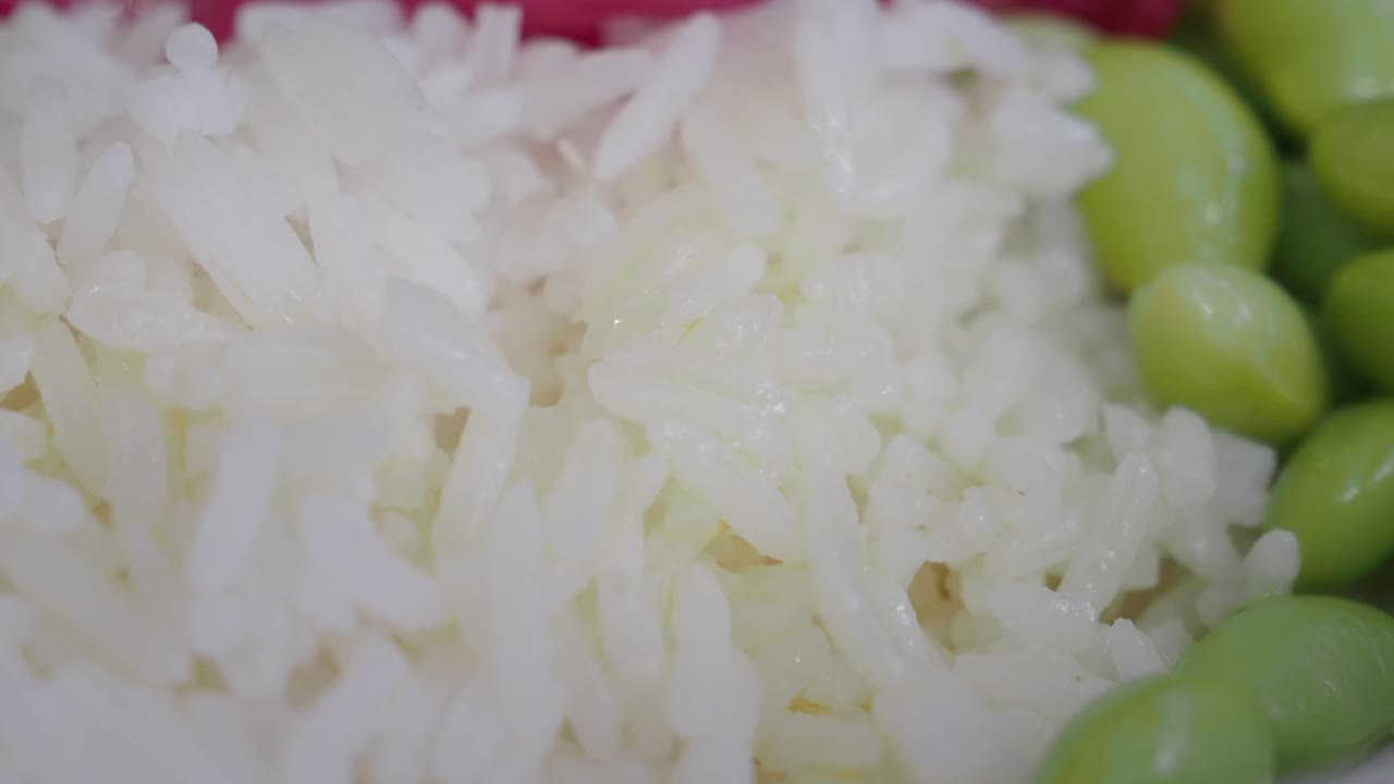primer plano de arroz blanco