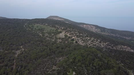 Amplia-Toma-De-Drones-Sobre-La-Hermosa-Península-De-Akamas