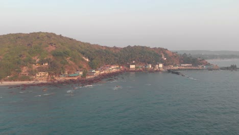 Imágenes-En-4k-De-La-Hermosa-Costa-De-La-Aldea-De-Arambol-En-La-India