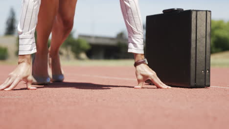 mujer de negocios corriendo