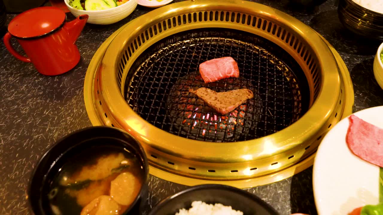 레스토랑, 나고야 일본에서 바베큐 쇠고기. 시간 경과