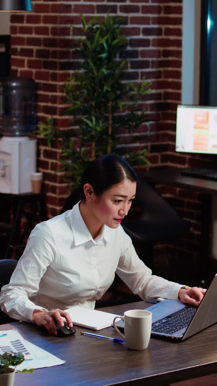 Vertical video Employee receiving amazing news, throwing hands in air in celebration