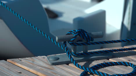 Mooring-rope-of-yacht-moored-in-marina