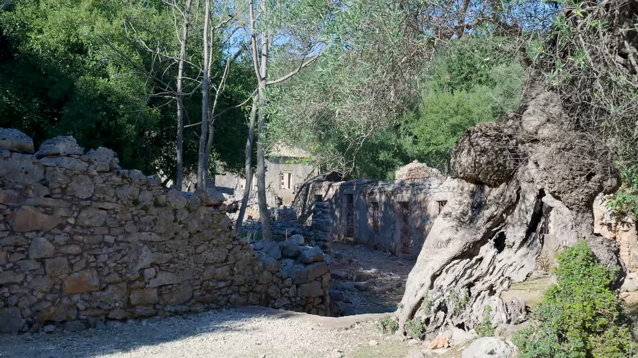 ruinas de un pueblo abandonado en grecia