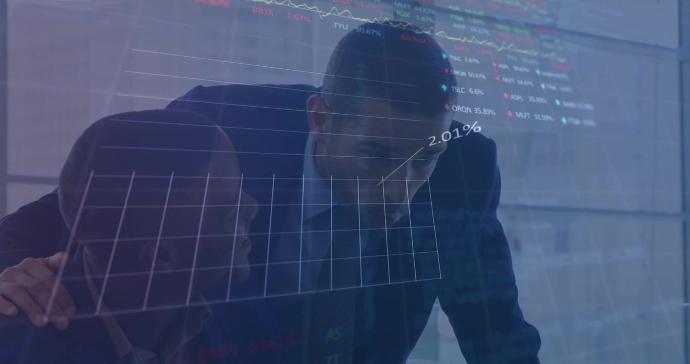 Animation av finansiell data och grafer över olika affärsmän som pratar och använder laptop.