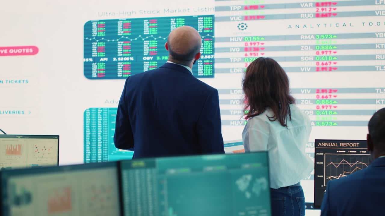 previsiones de afiliados que deciden una nueva dirección para mejorar la eficiencia empresarial