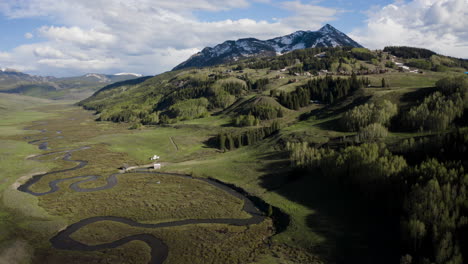 Amplio-Valle-Colorado-East-River-Y-Montaña-Crested-Butte