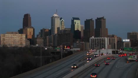 traffic flows in and out of center city philadelphia along i76