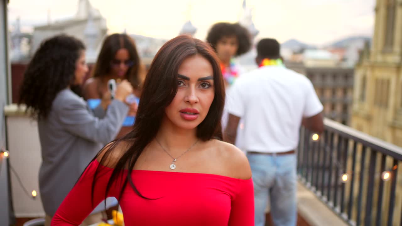 вечеринка на крыше с друзьями