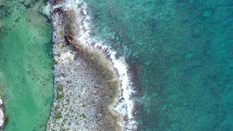 Una-Vista-Aérea-Del-Arrecife-De-La-Riviera-Maya-En-México