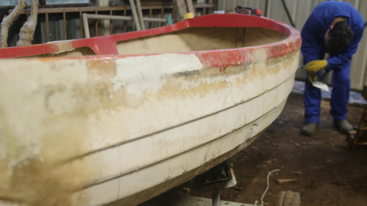 Filling voids hull of old fiberglass fishing boat