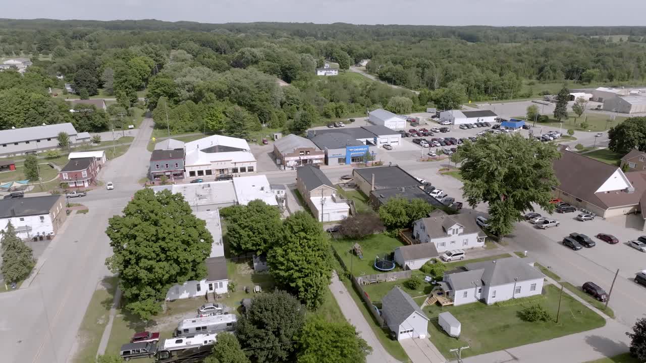 New Era, Michigan downtown with drone video moving in a circle.