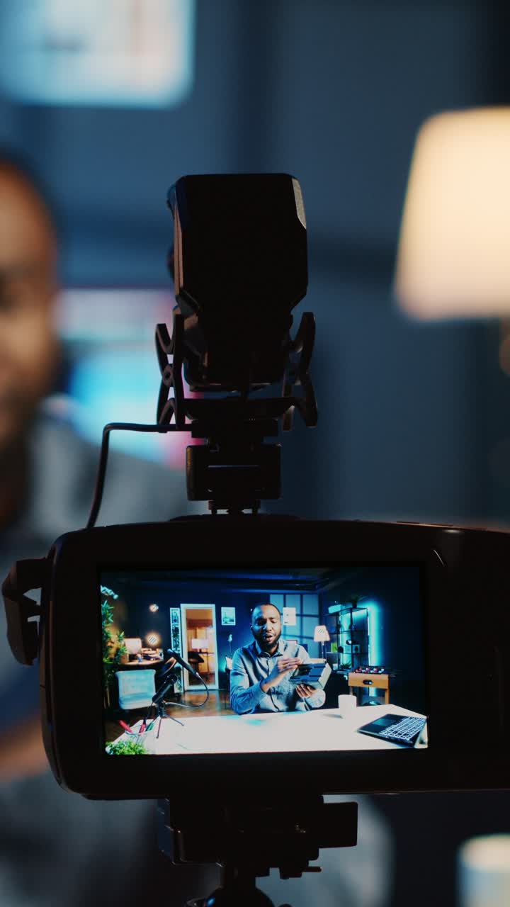 Vertical video Camera capturing battery reviewer