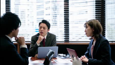 japanese business person having a meeting