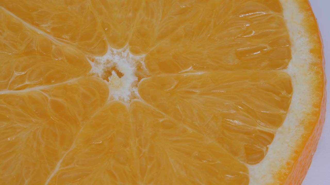 바탕에 오렌지색입니다.