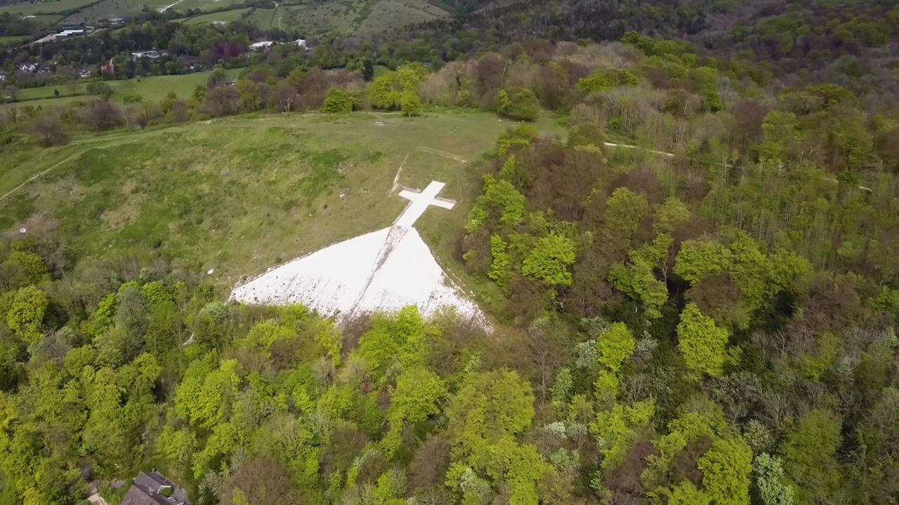 Chiltern Hills - Whiteleaf Hill og Whiteleaf Cross filmet fra luften.