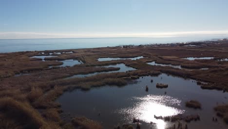 Humedal-De-Laguna-Costera-Aérea-En-La-Costa-Del-Mar-Mediterráneo-De-Valencia,-España