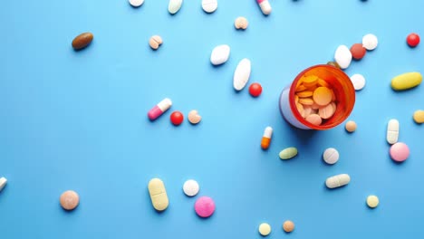 medicamentos y pastillas variados