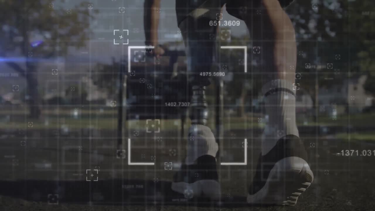 animación del alcance y el procesamiento de datos sobre un atleta masculino con prótesis de pierna haciendo ejercicio al aire libre