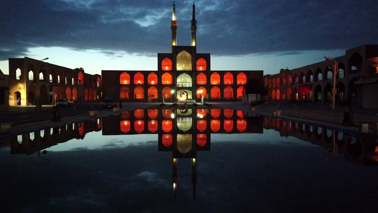 이란 야즈드에 있는 아미르 차흐마크 모스크