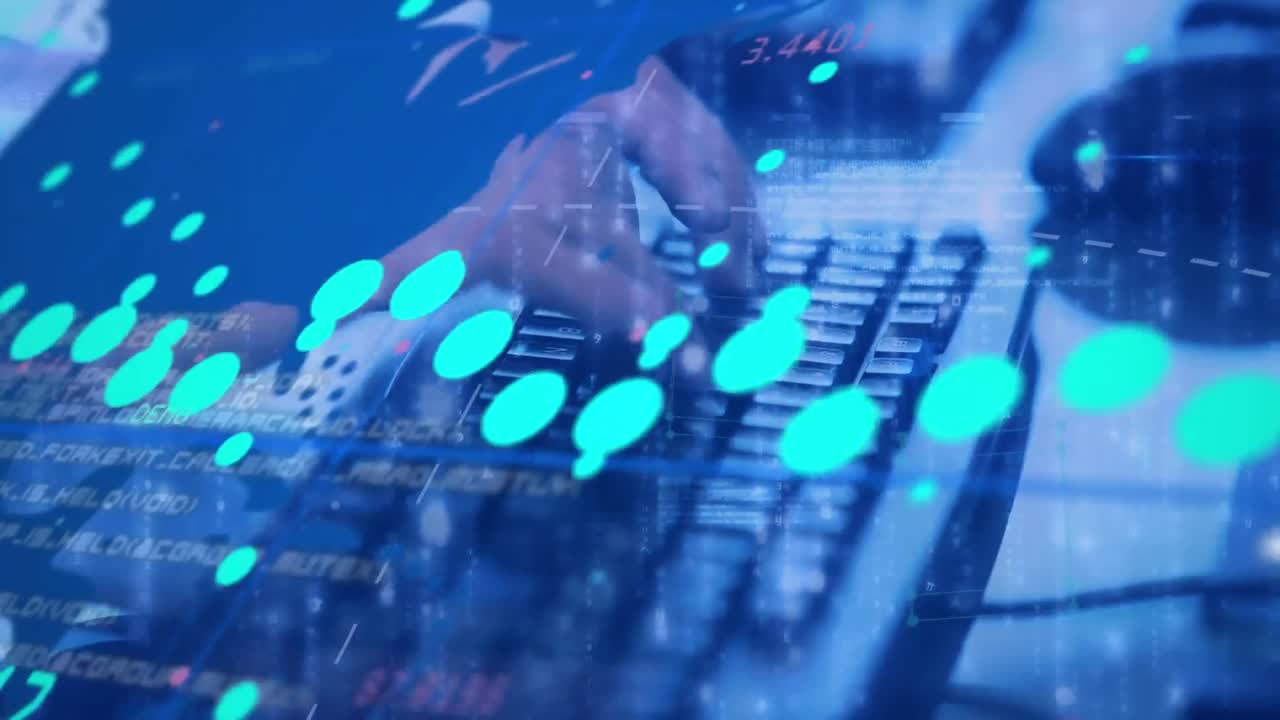 컴퓨터를 사용하여 손으로 데이터 처리의 애니메이션