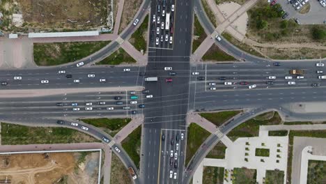 tráfico en las carreteras urbanas de intersección en astana, kazajstán