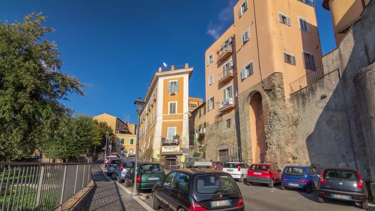 Esplora il fascino di Albano Laziale: Timelapse Hyperlapse di una tipica stradina medievale. Passeggia nella storia tra attrazioni turistiche e antiche terme nella pittoresca Italia.