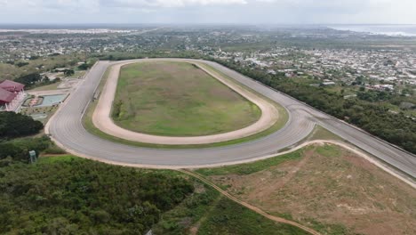 Pferderennbahn-In-Santo-Domingo-Este,-Dominikanische-Republik